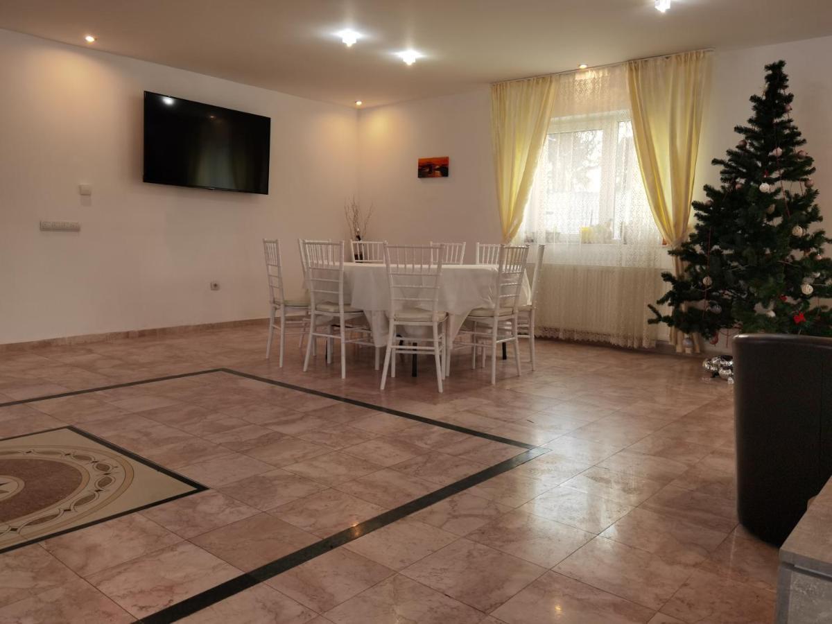Garden Villa Brassó Kültér fotó