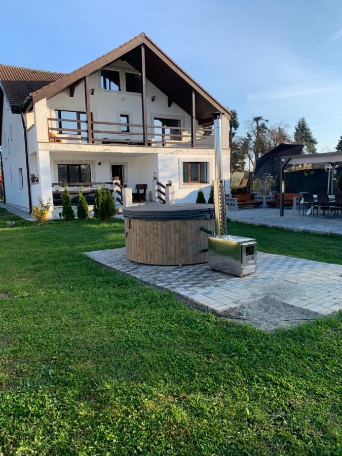 Garden Villa Brassó Kültér fotó