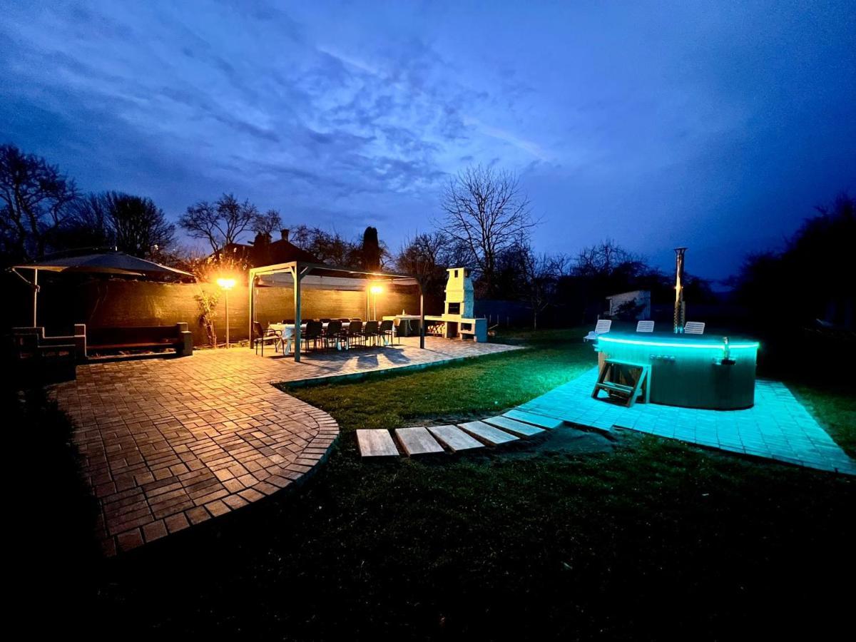 Garden Villa Brassó Kültér fotó